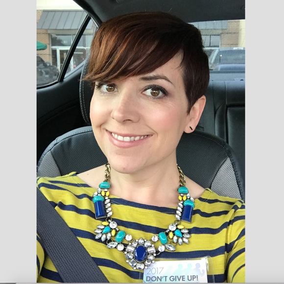 Meet your Posher, Lisa - Picture 3 of 7